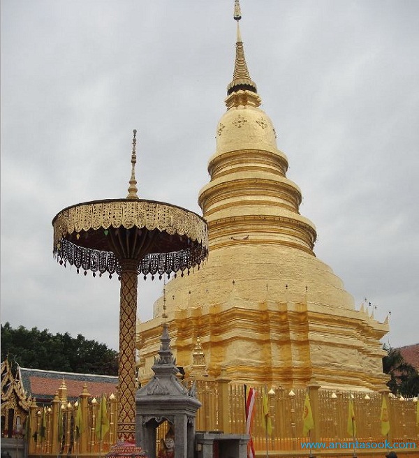 Hariphunchai-temple2